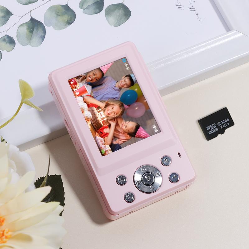 Portable pocket vlog camera, equipped with a 32GB SD card and wrist strap, supports Selfie.
